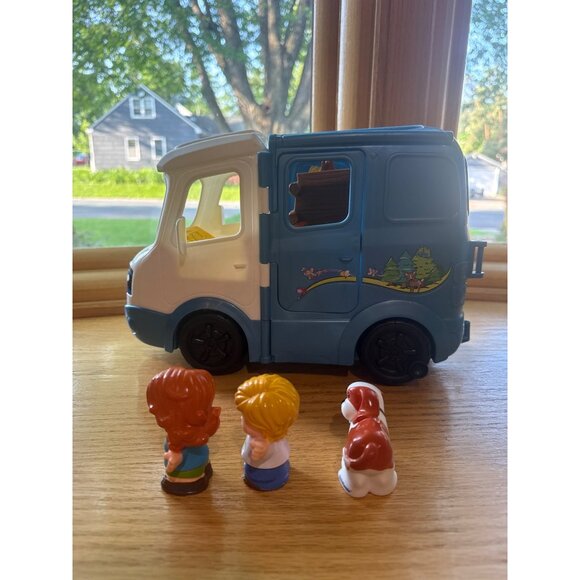 Fisher-Price Little People Songs & Sounds Camper Toy Set With Figures & Accessor - Picture 9 of 12